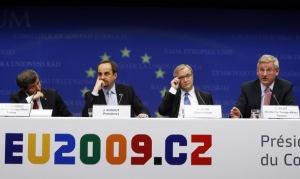 Zástupce Turecka, ČR a Švédska na nedávné konferenci.