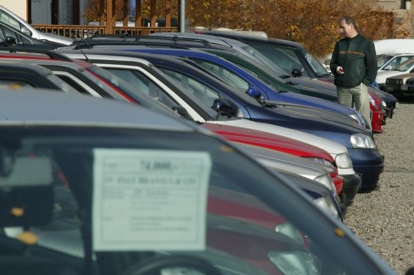AAA Auto do března klesly výnosy o polovinu na miliardu korun.