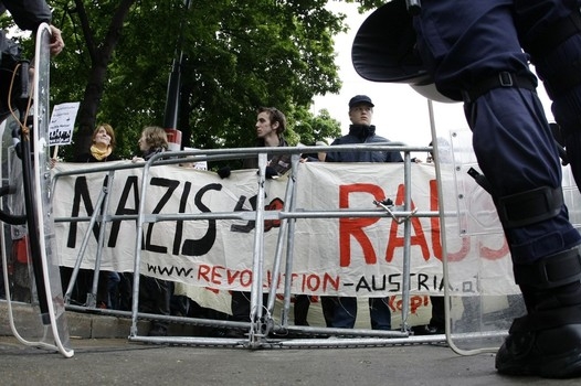Demonstrace proti agitace Svobodné strany Rakouska.