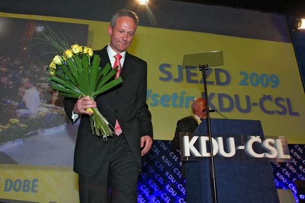Nový šéf Svoboda chystá v průvan v Charitasu.
