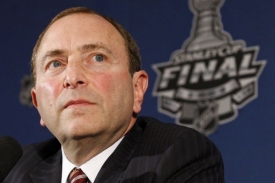 Komisionář NHL Garry Bettman. Komisionář NHL Garry Bettman.