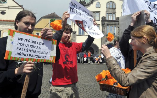 Z narušování mítinků ČSSD se stal téměř celorepublikový trend.