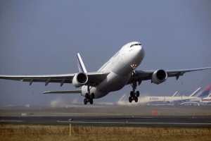 Airbus 330-200, stejným typem stroje letěli Slováci.