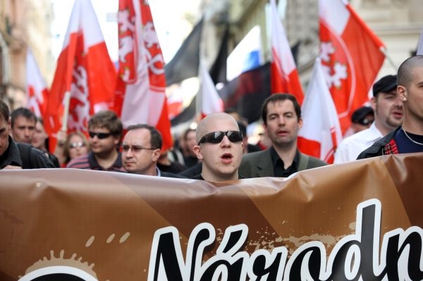 Ministerstvo vyrábí manuál, jak čelit extremismu.