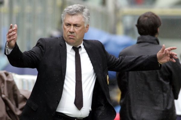 Nový kouč londýnské Chelsea Carlo Ancelotti. Nový kouč londýnské Chelsea Carlo Ancelotti.
