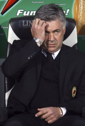 Carlo Ancelotti je&scaron;tě jako tren&eacute;r AC Mil&aacute;n.