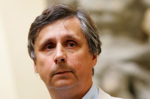Fischer čeká přijetí eura nejdříve v roce 2015.