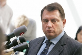K programovému prohlášení mají výhrady i sociální demokraté. K programovému prohlášení mají výhrady i sociální demokraté.