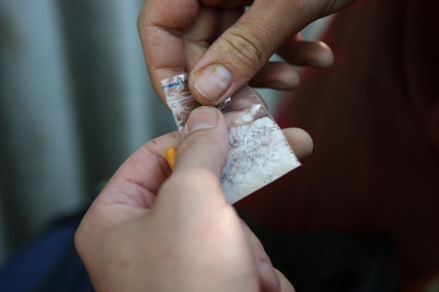 Z drog, které čtyři muži pašovali, získali miliony korun. Z drog, které čtyři muži pašovali, získali miliony korun.