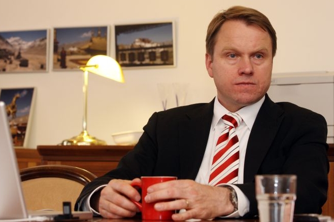 Martin Bursík chce podpořit Fischerovu vládu. Má však podmínku.