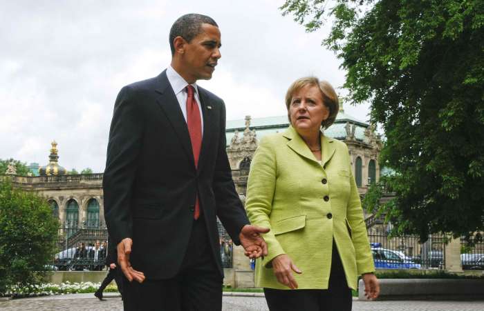 Obama a Merkelová v Drážďanech. Daleko od hlučícího davu. 