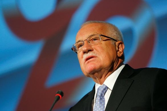 Prezident Václav Klaus na konferenci ve Varšavě.
