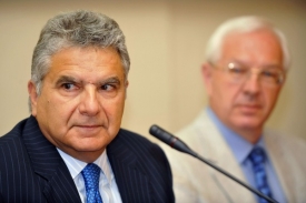 Frank Massino (vlevo) a Jiří Drahoš.
