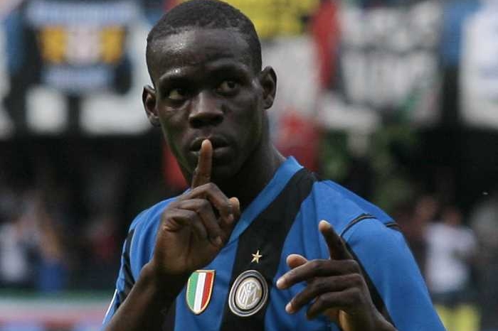 Italský fotbalista Interu Milán Mario Balotelli.