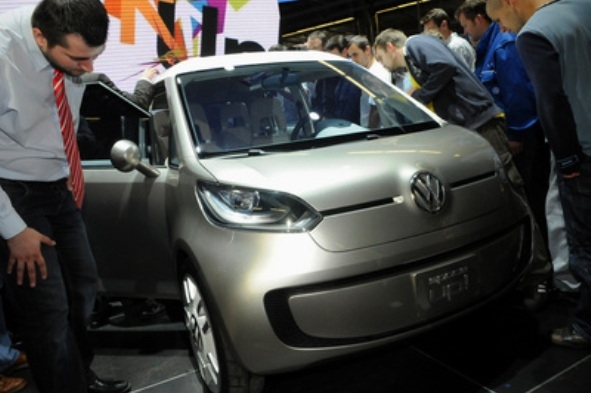 Stagnovala především automobilová výroba.