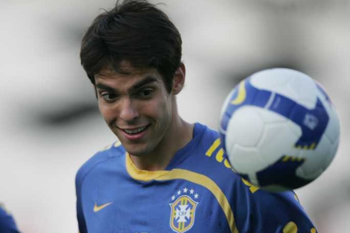 Brazilec Kaká, předmět druhého nejdražšího přestupu v historii fotbalu