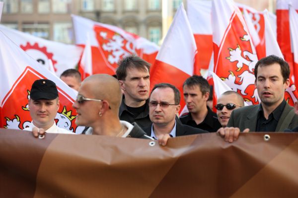 Celková podpora ani jedné z pravicových stran na EP nestačila. Celková podpora ani jedné z pravicových stran na EP nestačila.