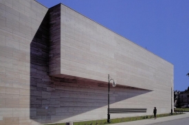 V Kutné hoře začala výstava představující progresivní architekturu.