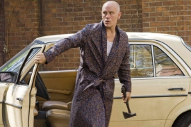 John Malkovich ve snímku Po přečtení spalte z roku 2008.