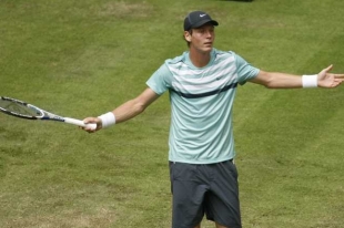 Tenista Tomáš Berdych vypadl na turnaji v Halle už ve 2. kole.