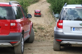 Do terénu můžete i s předokolkou, 4x4 je ale mnohem lepší.