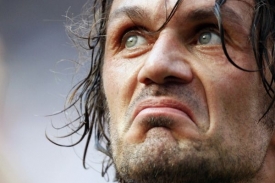 Paolo Maldini se zlobí.