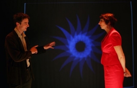 Ned (Pavel Gajdoš) a obchodní ředitelka (Simona Babčáková).