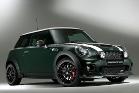 Speciální Mini John Cooper Works zdobí barva British Racing Green.