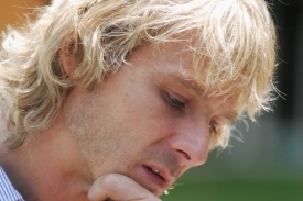 Pavel Nedvěd stále neřekl, zda definitivně ukončil kariéru. Pavel Nedvěd stále neřekl, zda definitivně ukončil kariéru.