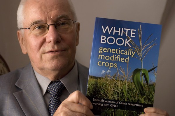 Prof. František Sehnal, jeden z hlavních autorů Bílé knihy.