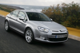 Citroën C5 spotřebuje s novým 3,0 V6 jen 7,4 litru nafty na 100 km.