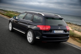 Nový motor by se měl dostat do sedanu i kombi C5 během léta.