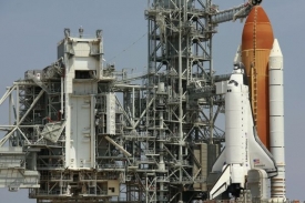 Raketoplán Endeavour si na vzlétnutí do vesmíru bude muset počkat.