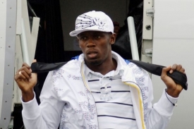 Usain Bolt po př&iacute;letu do Ostravy.
