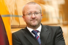 Radim Jančura chce s firmou RegioJet proniknout na tuzemské koleje.