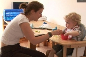 Dnes mus&iacute; řada au-pair zvl&aacute;dat kromě dět&iacute; i dom&aacute;c&iacute; pr&aacute;ce