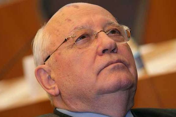 Gorbačov rozbil Sovětský svaz. Má i pěvecký talent. 