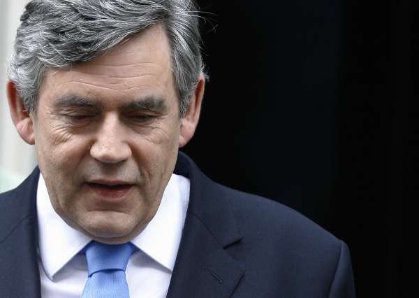 Z premiéra Browna se stal expert na přežití v Downing Street.