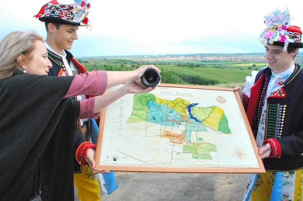 Vinaři z Velkých Bílovic pokřtili první apelační mapu vinařských tratí