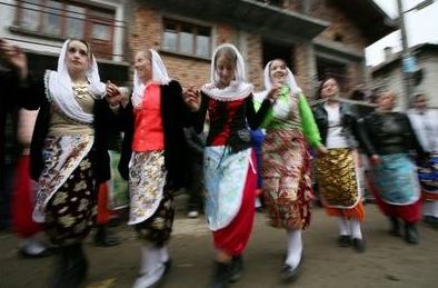 Bulharské muslimky. Drtivá většina muslimů v Bulharsku jsou sunité.