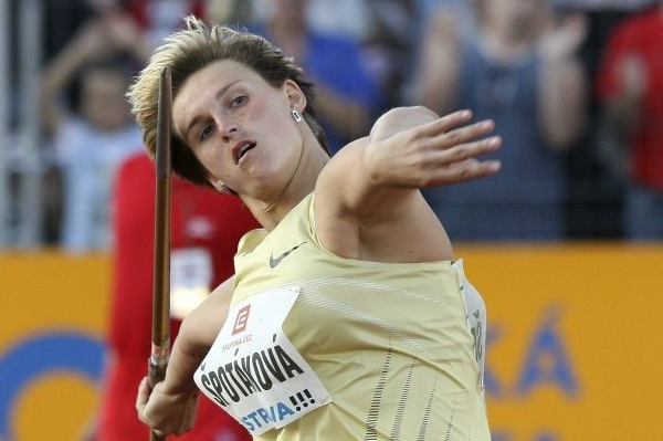 Barboře Špotákové se na Zlaté tretře nedaří podle představ. Barboře Špotákové se na Zlaté tretře nedaří podle představ.