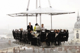 Gurm&aacute;ni si v Pař&iacute;ži budou moci pochutnat v l&eacute;taj&iacute;c&iacute; restauraci.