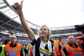 Pavel Nedvěd se loučí s Juventusem. Pavel Nedvěd se loučí s Juventusem.