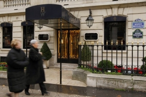 Luxusní obchod s diskrétním interiérem. Harry Winston v Paříži. Luxusní obchod s diskrétním interiérem. Harry Winston v Paříži.