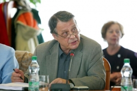 Petr Uhl u soudu neuspěl.