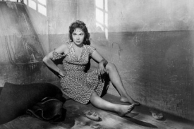 Gina Lollobrigida ve slavném filmu Chléb, láska a fantazie.