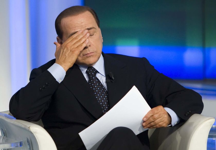 Berslusconi má na stará kolena z žen a médií těžkou hlavu. 