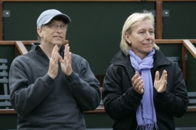Navrátilová po boku Billa Gatese. Navrátilová po boku Billa Gatese.