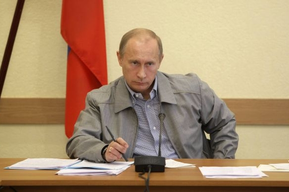 Putin na jednání v krizí postiženém městě Pikaljovo.