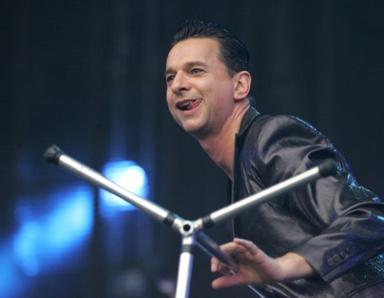 Zpěvák Dave Gahan. Koncert kapela zahájila krátce před 20. hodinou.